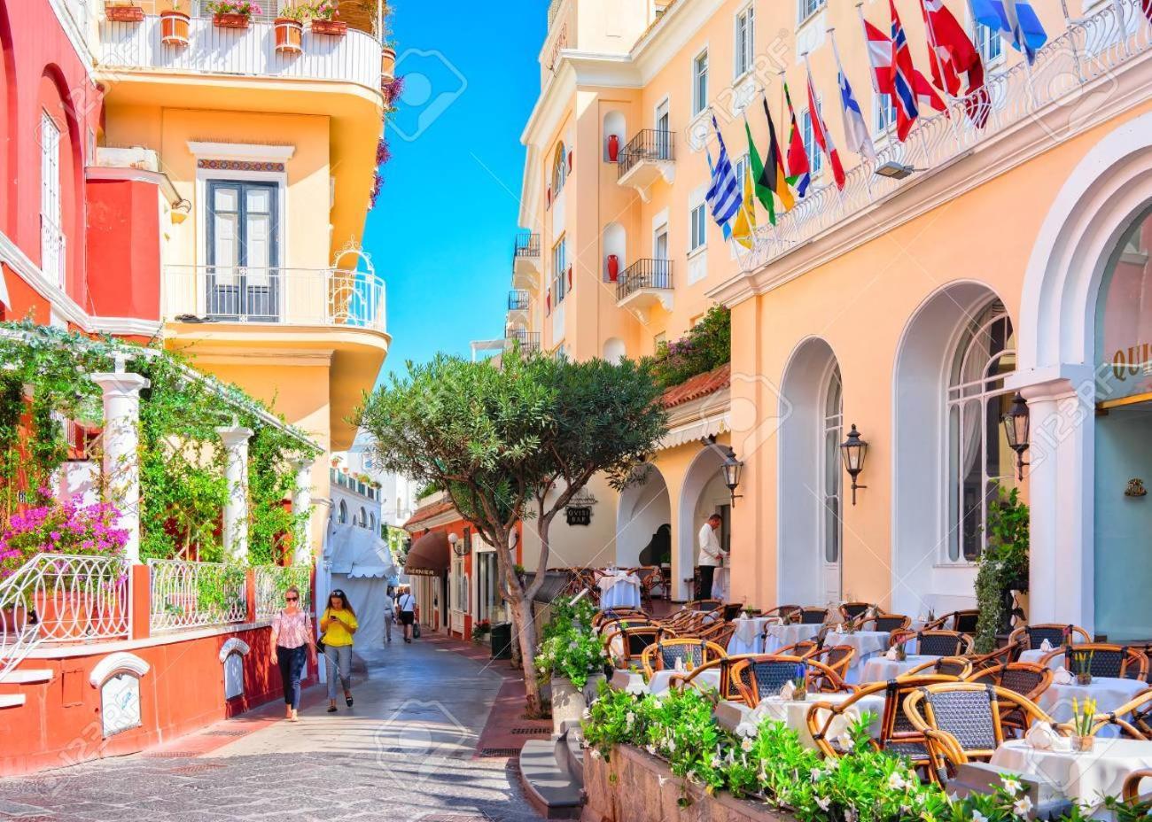 Donna Lena Relais Napoli Bed and Breakfast Buitenkant foto